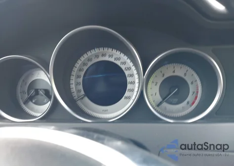 2012 Mercedes-Benz C 300 Sport 4Matic z USA, uszkodzony, nr VIN WDDGF8BB4CA611020